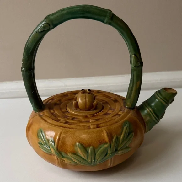 Ceramic Bamboo-Inspired Teapot w/Frog & Handle & 2 cans of The Republic of Tea - Picture 4 of 16